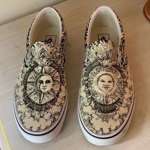 Vans Off the Wall sun ☀️ & moon 🌙 slip on sneakers, M9 W10.5